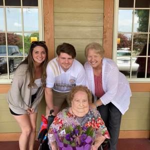 Meet your Posher, Debbie